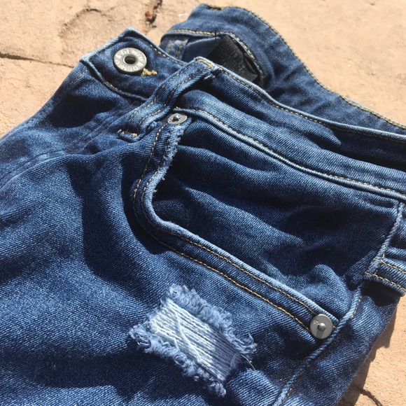 ⚜️ H&M Distressed Stretch Skinny Jeans - Picture 2 of 5